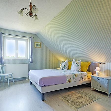 Aux Pieds Des Vignes Bed & Breakfast Ingersheim Bagian luar foto