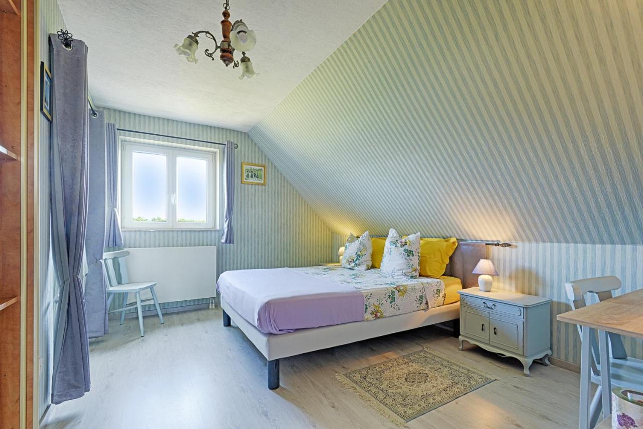 Aux Pieds Des Vignes Bed & Breakfast Ingersheim Bagian luar foto
