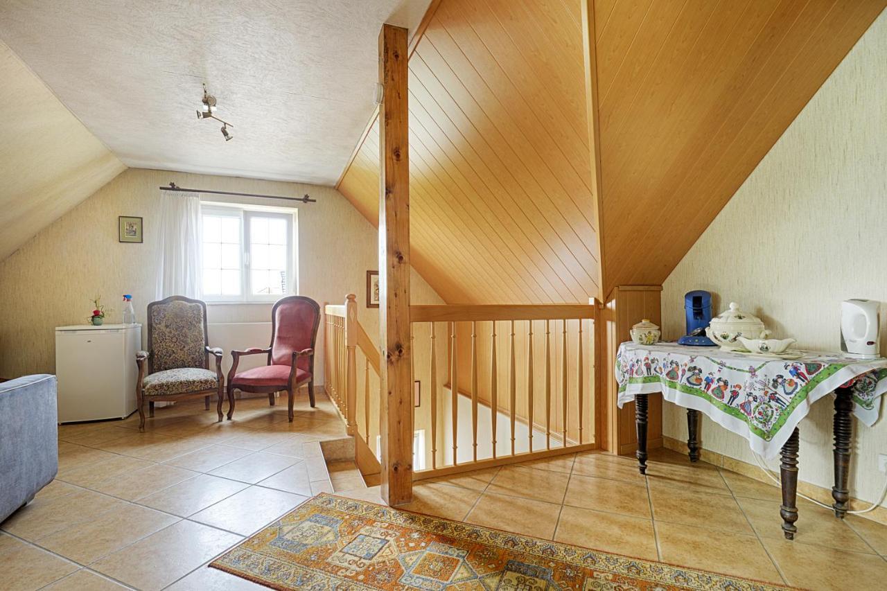 Aux Pieds Des Vignes Bed & Breakfast Ingersheim Bagian luar foto