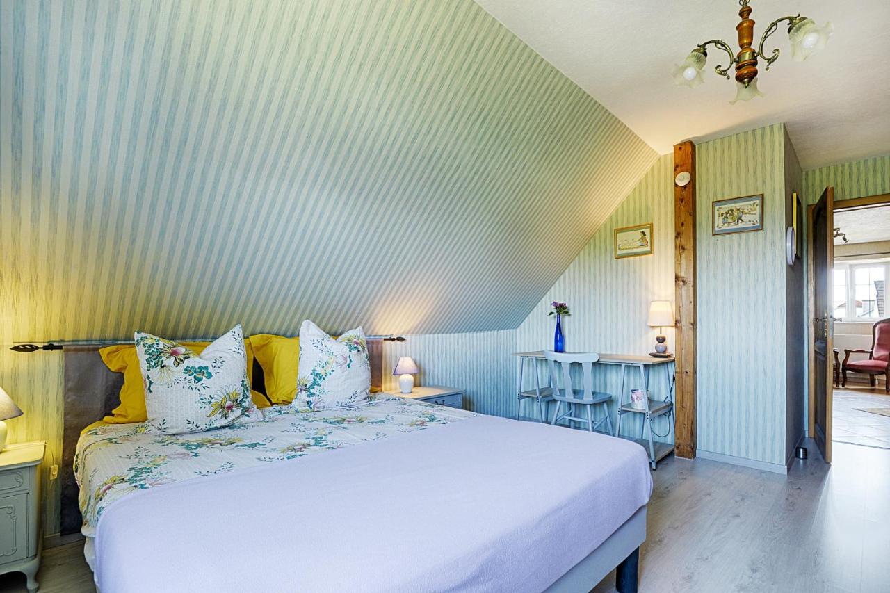 Aux Pieds Des Vignes Bed & Breakfast Ingersheim Bagian luar foto